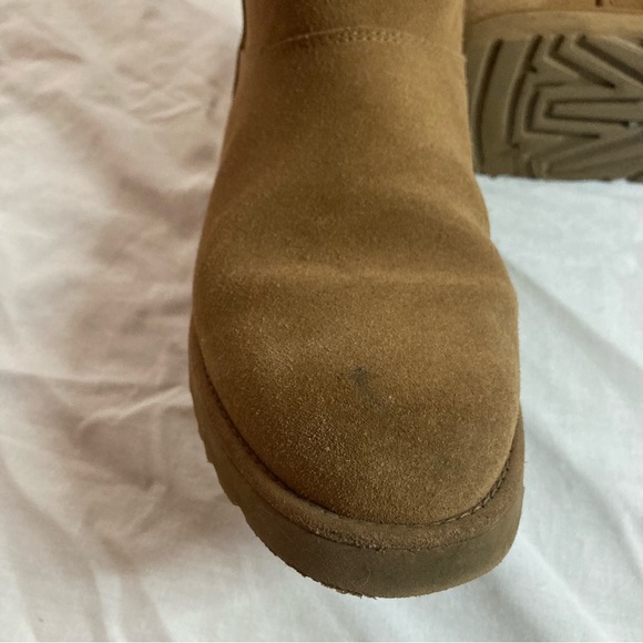 Ugg Classic Mini Boot Size 8 Tan Sheepskin - Picture 11 of 13